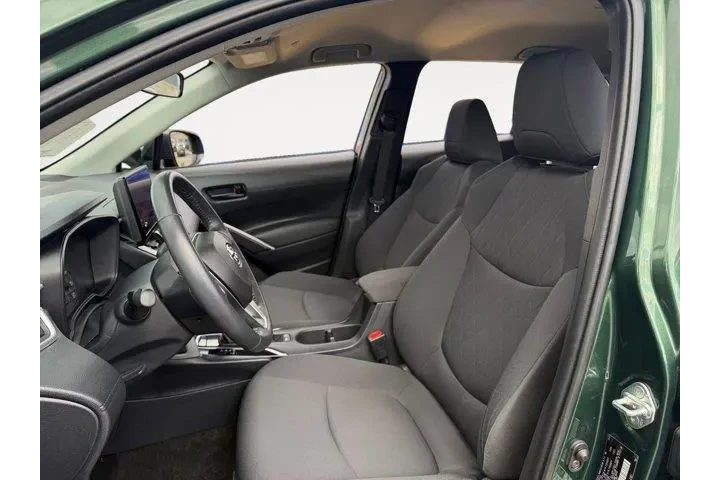 $28880 : Toyota Corolla Cross 2023 AW image 9