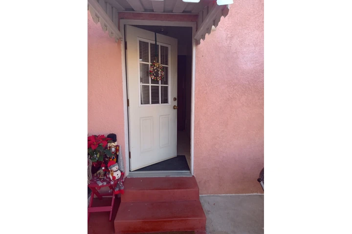 $800 : SE RENTA CUARTO AMPLIO EAST LA image 1