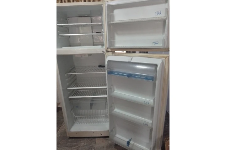 $400000 : Vendo nevera grande usada image 2