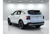 $29988 : Kia Sorento 2024 EX 4dr SUV thumbnail
