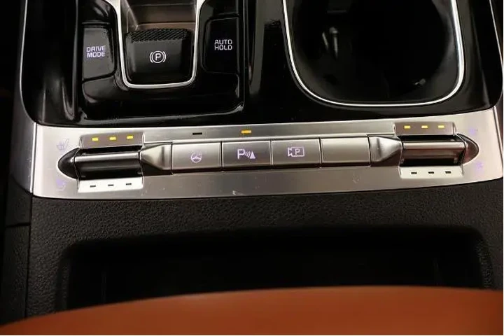 $39734 : Kia Carnival 2023 SX Prestig image 9