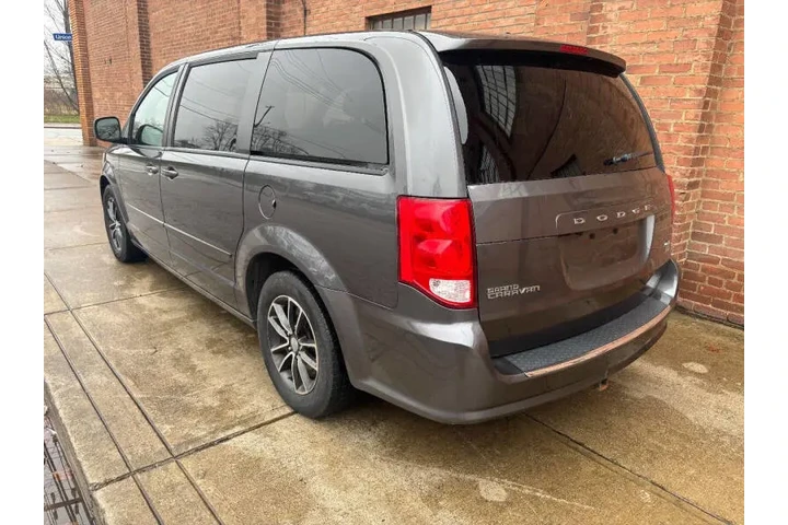 $7999 : 2017 Grand Caravan GT image 5