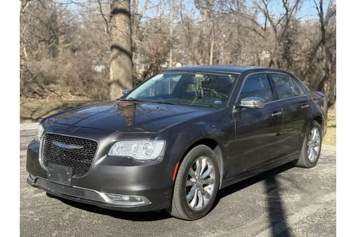 $8999 : 2019 300 Limited image 2