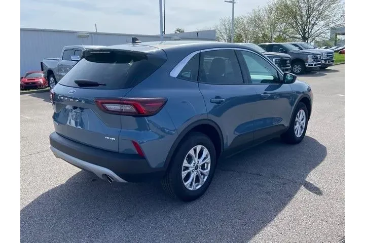 $25039 : Ford Escape 2023 AWD Active image 3