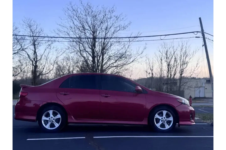 $6999 : 2013 Corolla S image 2