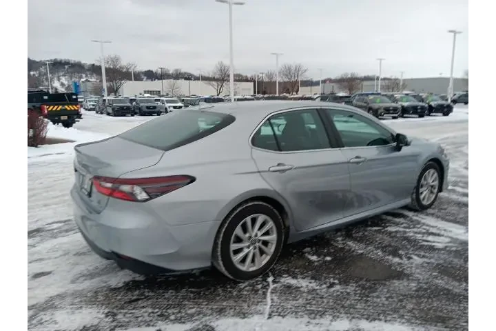 $20800 : Toyota Camry 2022 LE 4dr Sed image 6