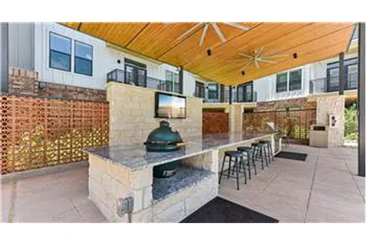 $2512 : Rental property with 2 bedro image 3