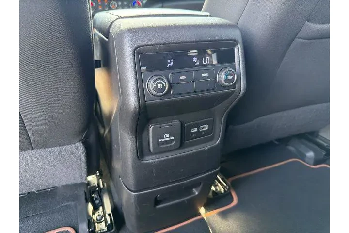 $27223 : GMC Acadia 2022 4x4 AT4 4dr image 4