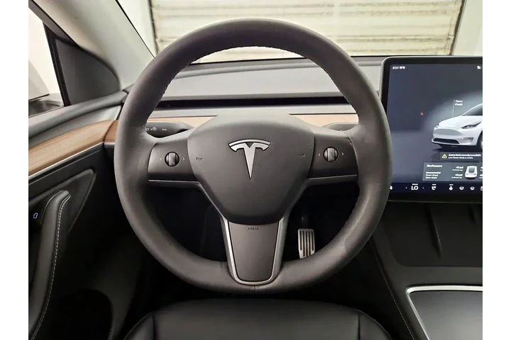 $34998 : Tesla Model Y 2023 AWD Long image 10