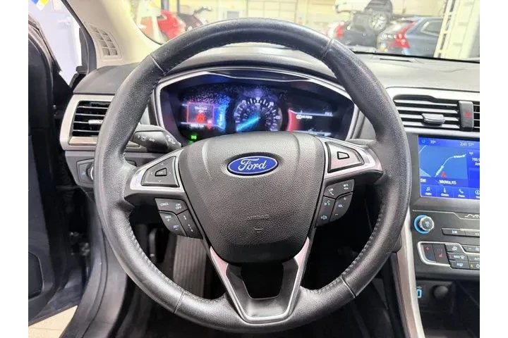 $17987 : Ford Fusion Hybrid 2020 SEL image 10