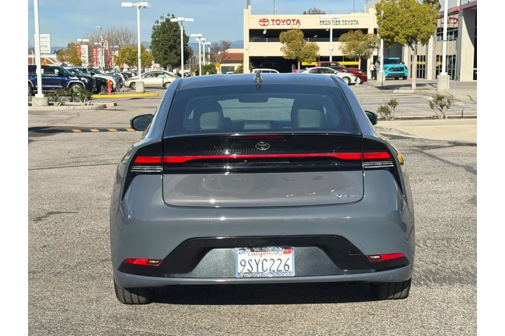 $31652 : Toyota Prius 2025 LE 4dr Hat image 4