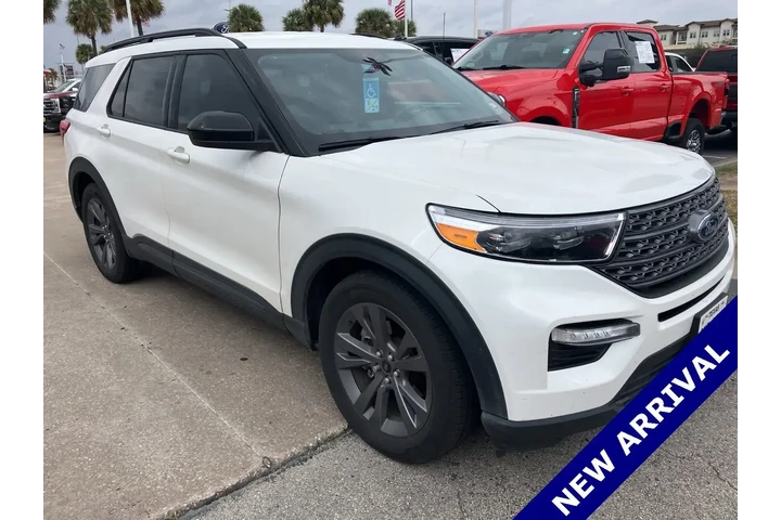 $27441 : Ford Explorer 2023 XLT 4dr S image 2