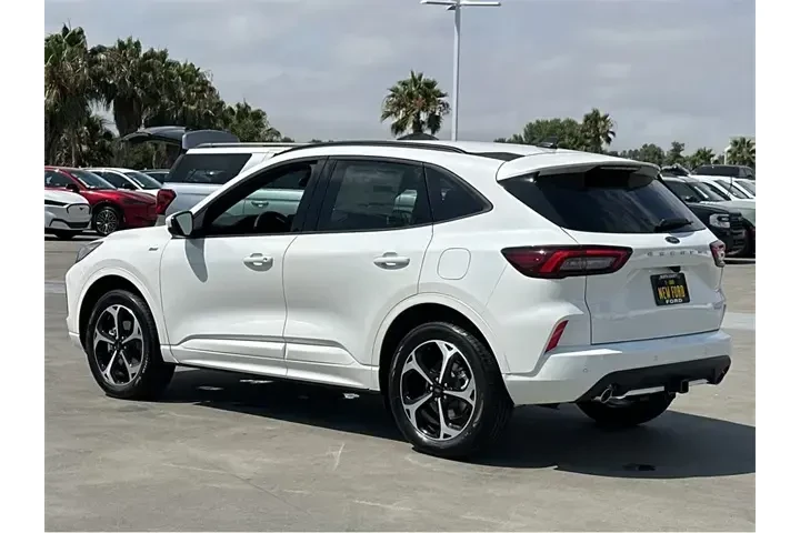 $30000 : Ford Escape 2024 AWD ST-Line image 4