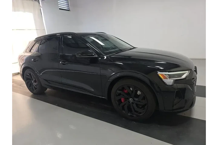 $39995 : Audi Q8 e-tron 2024 AWD quat image 3