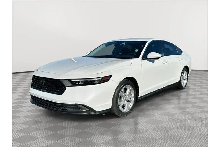 $23500 : Honda Accord 2024 LX 4dr Sed image 1