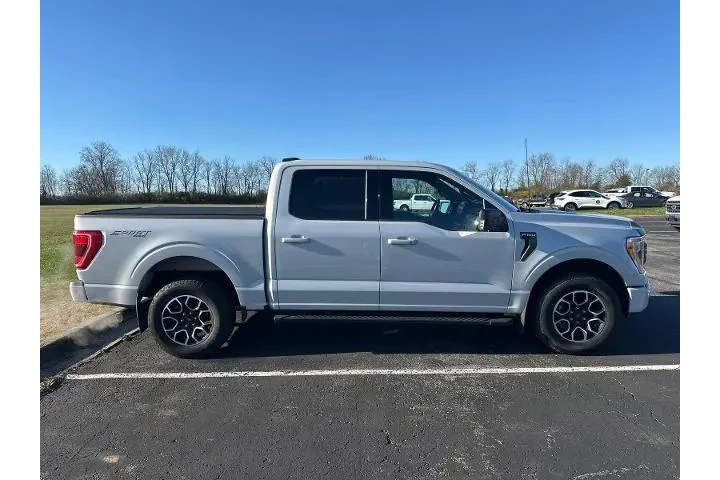 $37000 : Ford F-150 2022 4x4 XLT 4dr image 9