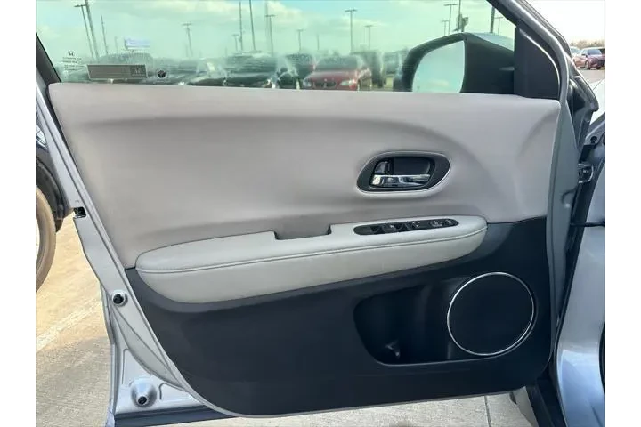 $19995 : Honda HR-V 2018 EX 4dr Cross image 9