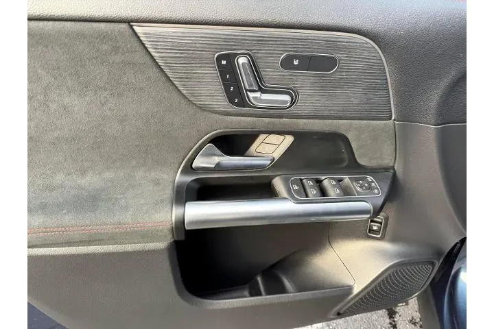 $31999 : Mercedes-Benz GLA 2023 AWD G image 8