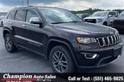 Used 2017 Grand Cherokee Limi thumbnail