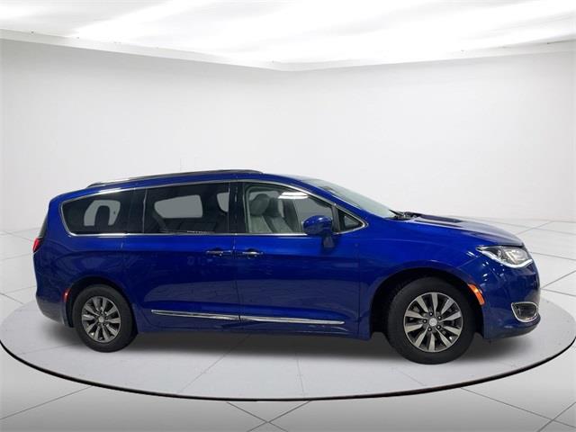 $17742 : Pre-Owned 2019 Pacifica Touri image 2