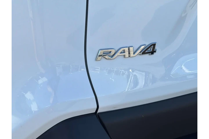 $25124 : Toyota RAV4 2021 XLE 4dr SUV image 6