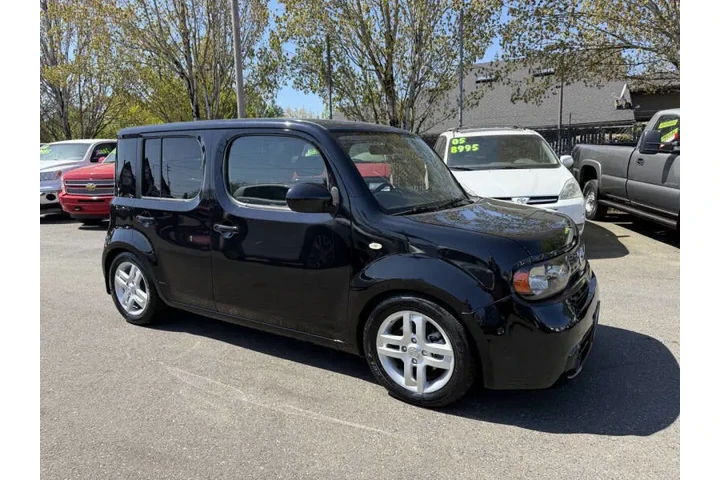 $3995 : 2010 cube 1.8 S image 4