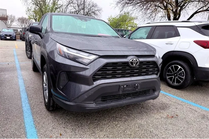 $28991 : Toyota RAV4 2025 LE 4dr SUV image 2