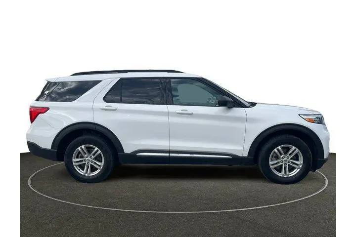 $29498 : Ford Explorer 2023 AWD XLT 4 image 6