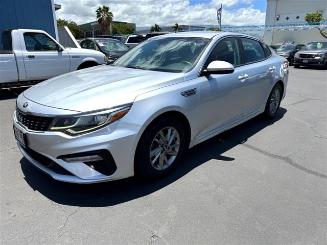 2019 Optima image 8