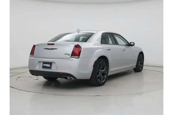 $24998 : Chrysler 300 2023 S V6 4dr S image 8