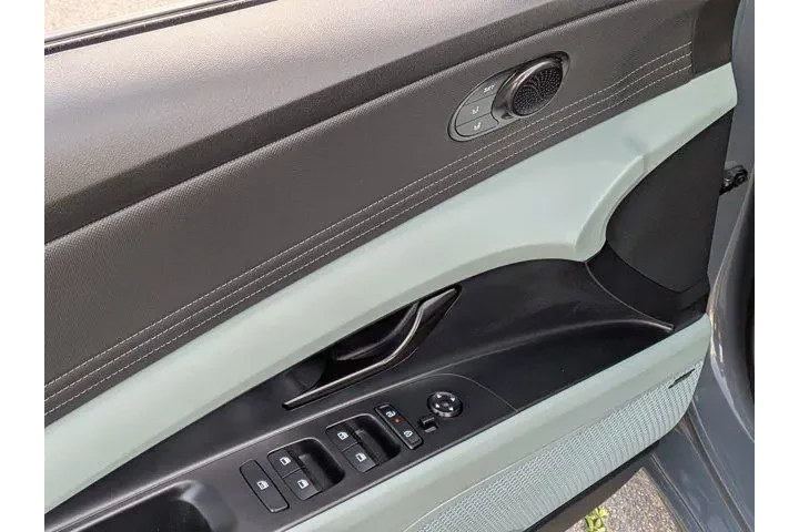 $28277 : Hyundai ELANTRA Hybrid 2025 image 9