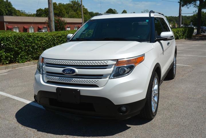 2015 Explorer Limited image 2