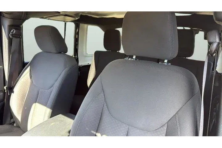 $17919 : Jeep Wrangler Unlimited 2017 image 10