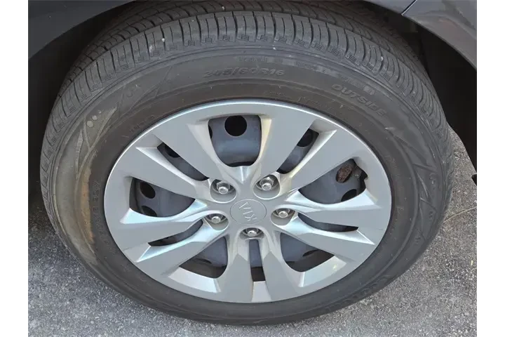 $12988 : Kia Soul 2020 LX 4dr Crossov image 6