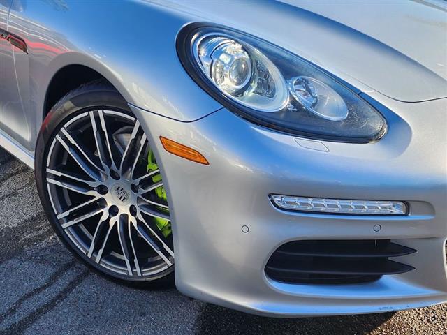 $30995 : 2016 Panamera image 4