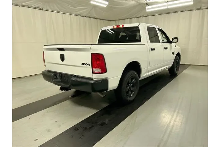 $33747 : Ram 1500 Classic 2023 4x4 Tr image 2