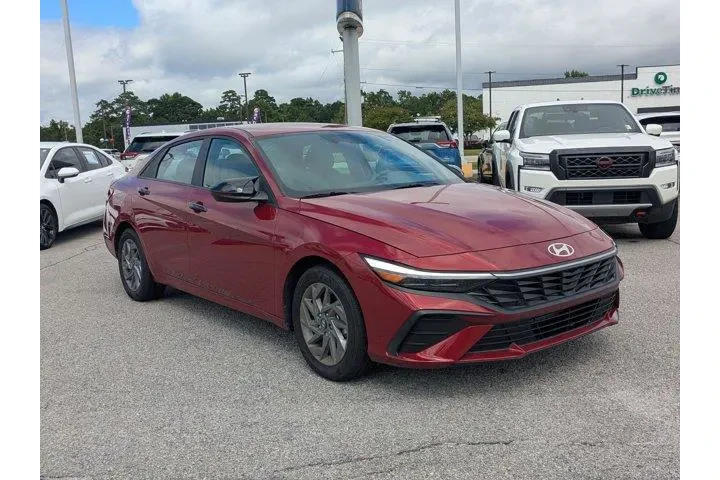 $23995 : Hyundai ELANTRA 2024 SEL 4dr image 3