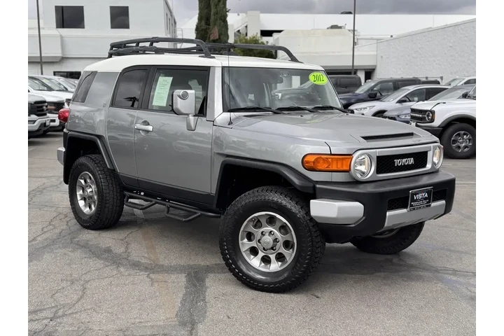 $28995 : Toyota FJ Cruiser 2012 4x4 4 image 2