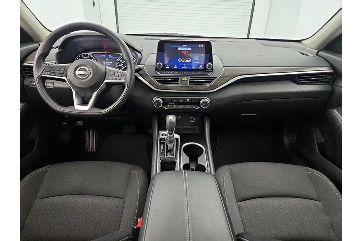 $20998 : Nissan Altima 2024 2.5 SV 4d image 9