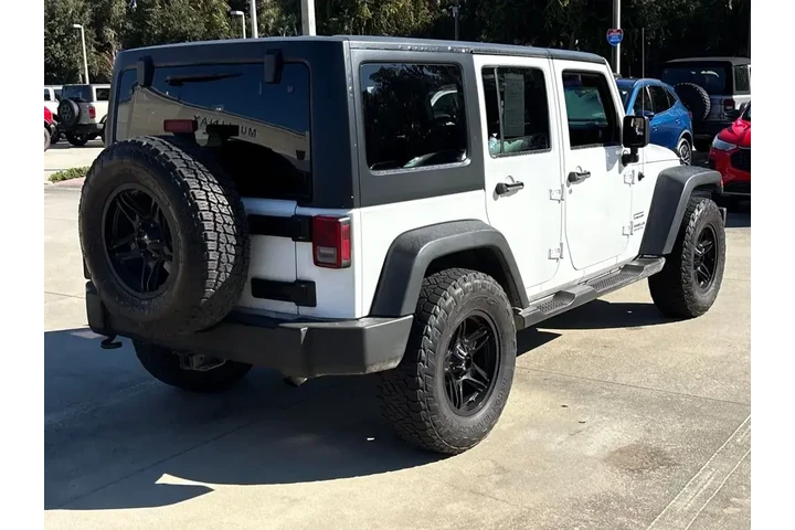 $13400 : Jeep Wrangler Unlimited 2015 image 3