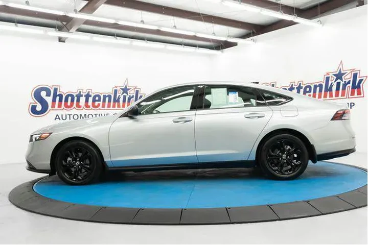 $29840 : Honda Accord 2025 SE 4dr Sed image 5