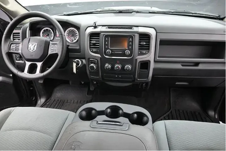 $18491 : Ram 1500 2017 4x2 Express 4d image 6