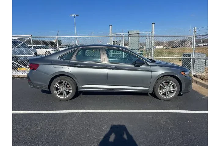 $19850 : Volkswagen Jetta 2024 SE 4dr image 2