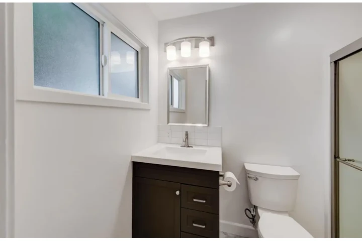 $2190 : 2Bed/2Bath Home in Los Angeles image 7