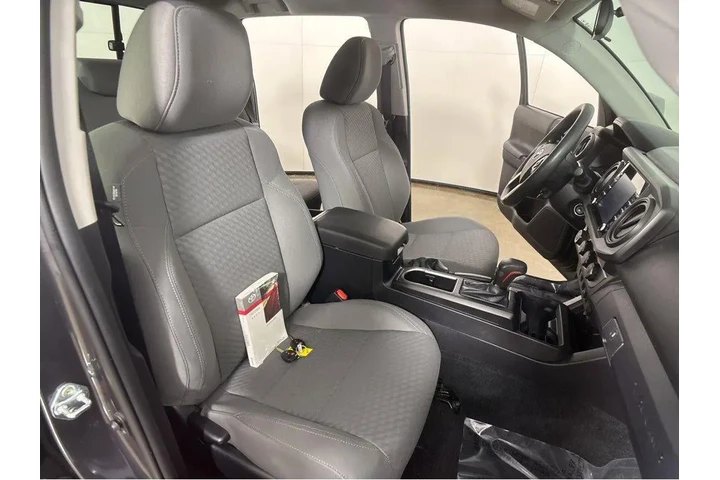 $35000 : Gold Certified2023 Tacoma SR image 5