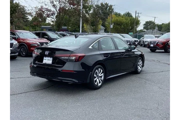 $21995 : Honda Civic 2025 LX 4dr Seda image 4