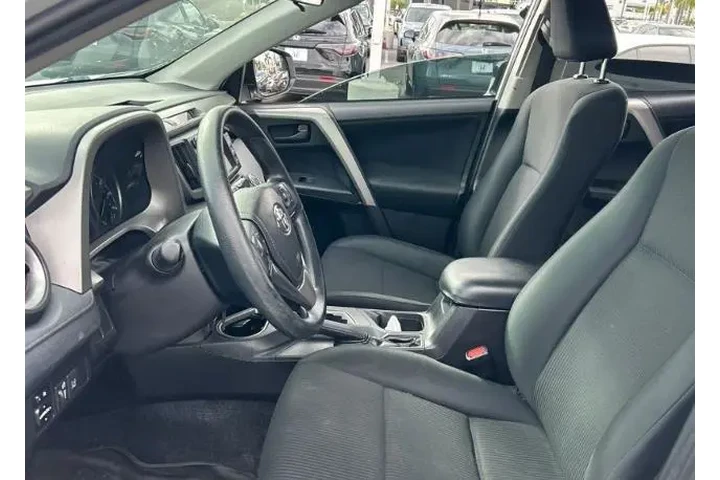 $21800 : Toyota RAV4 2018 LE 4dr SUV image 5