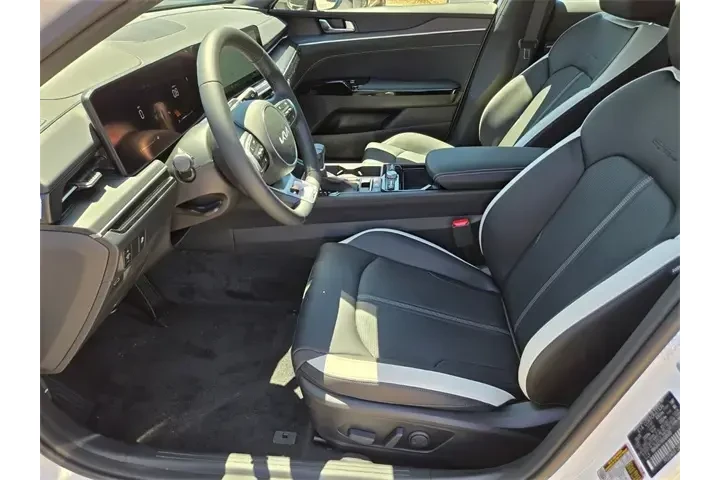 $29988 : Kia K5 2025 GT-Line 4dr Seda image 6