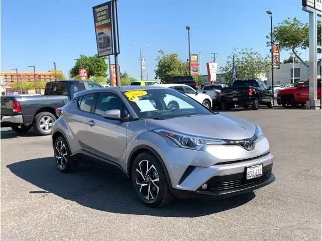 $17995 : 2018 TOYOTA C-HR image 1