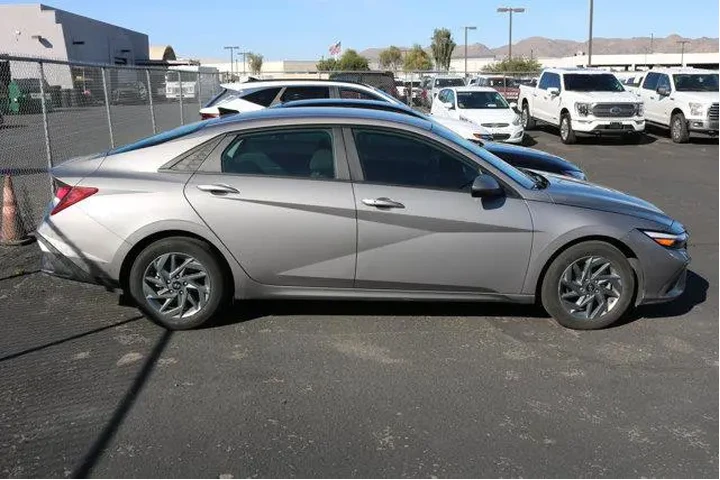 $19287 : Hyundai ELANTRA 2024 SEL 4dr image 5